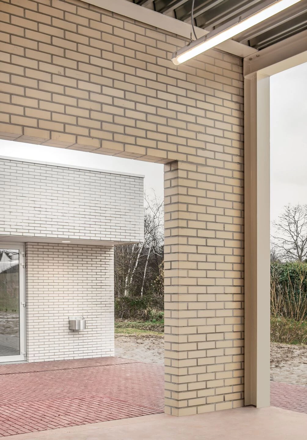 多功能社区中心 · 灵活适应的比利时 Warot 建筑丨BILD-22