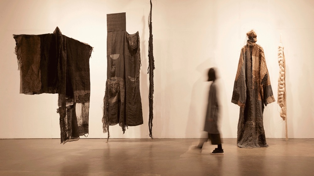 Crafts Council Collect 2018 - master potters and brand new craft  — Design.daily-6