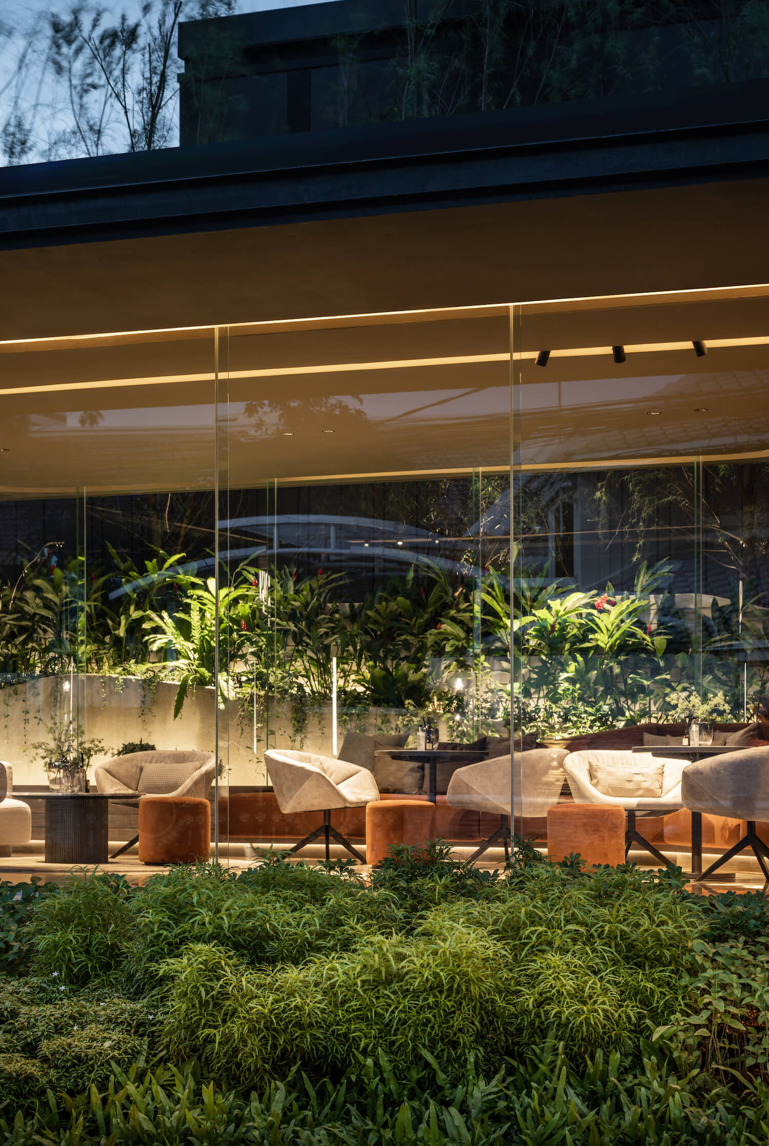 卡尔姆·阿里顶层公寓，展示画廊丨泰国曼谷丨Paon Architects-11