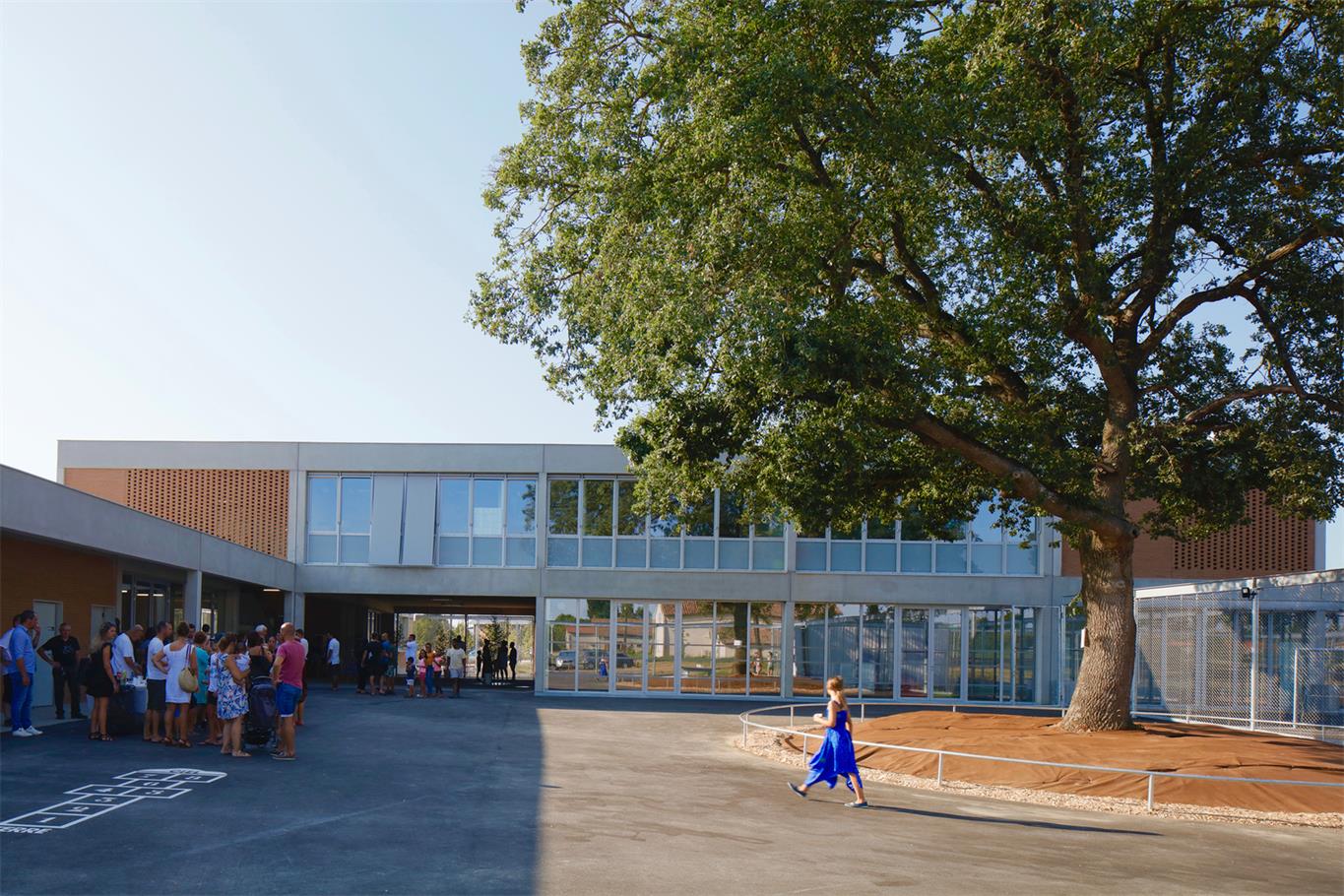 树立标杆的中小学乡村学校设计丨法国图卢兹丨戈者设计-7