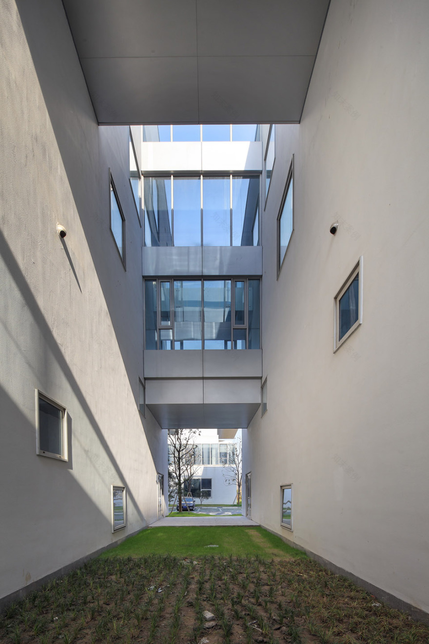 上海国际汽车城科技创新港C地块 / 致正建筑工作室-101