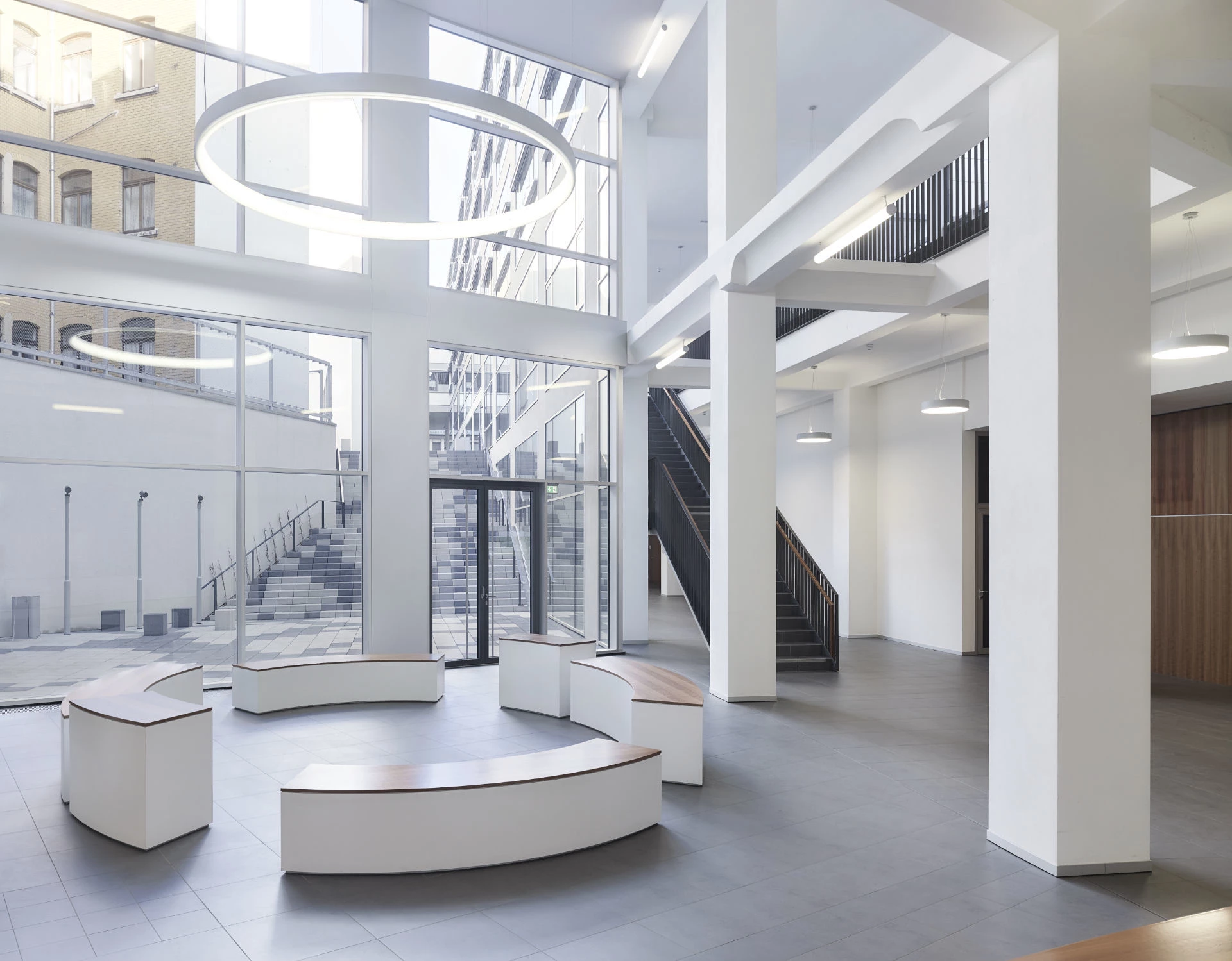 德国百年仓库变身现代办公空间-18