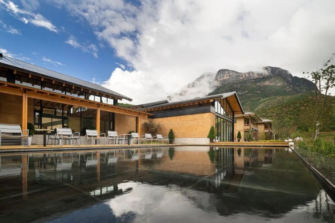 泸沽湖畔，藏在木构里的摩梭诗意-5