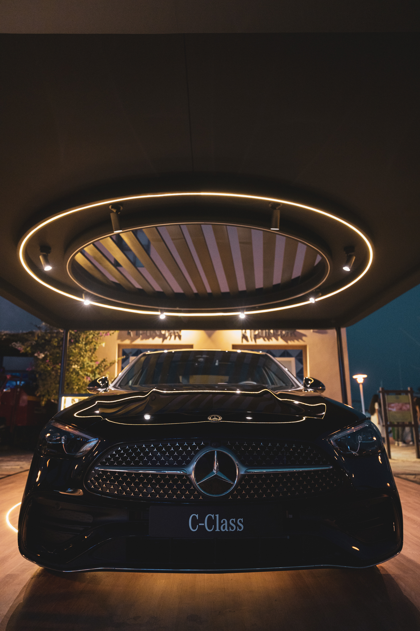 MERCEDES-BENZ GFF Display-7