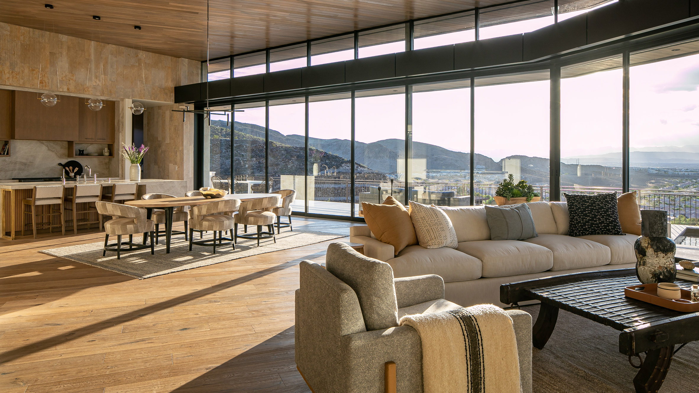 拉斯维加斯石质别墅，隐秘与奢华的完美结合-0