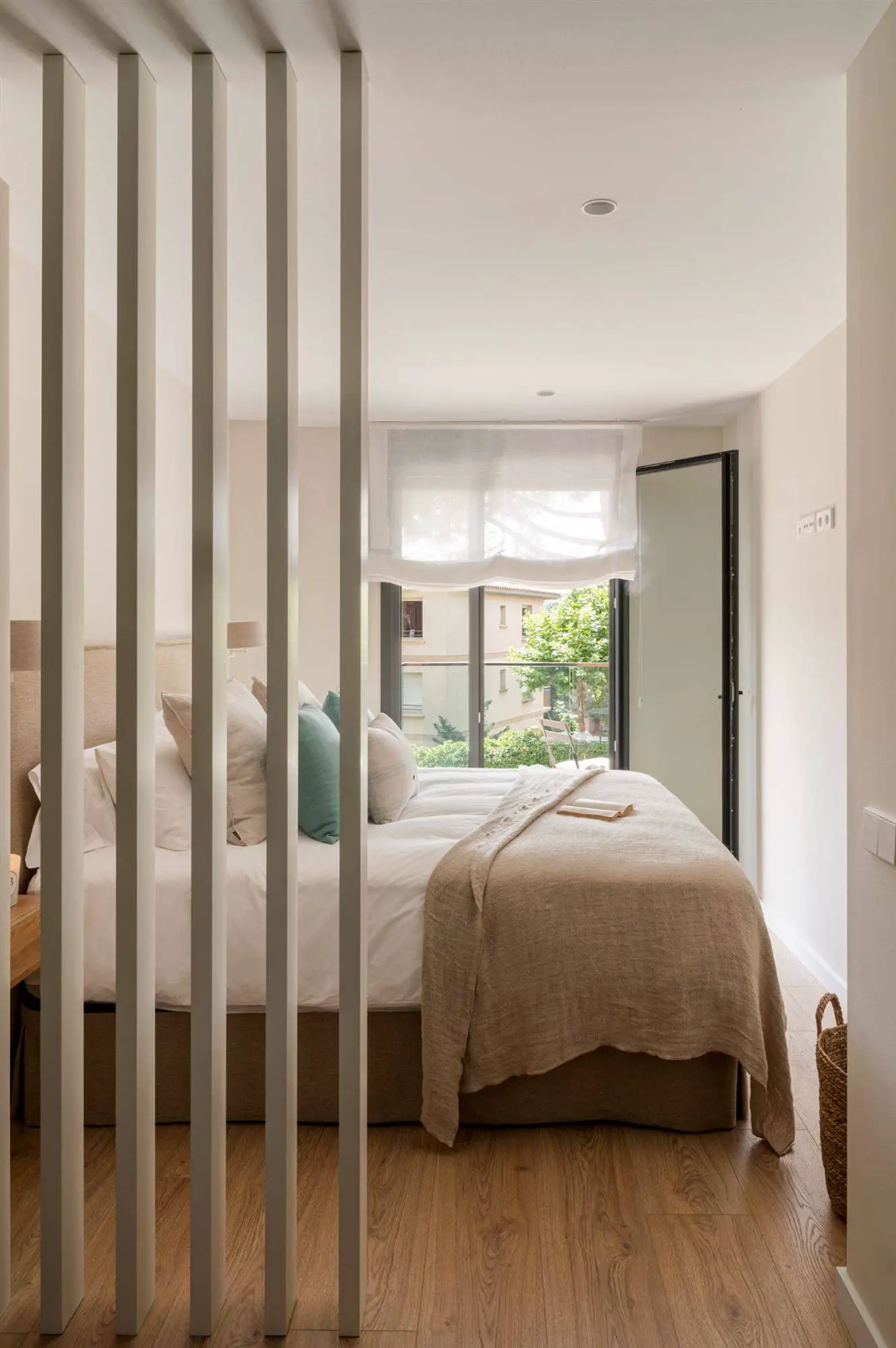 地中海风情新居,西班牙 Costa Brava 的绿意空间-11