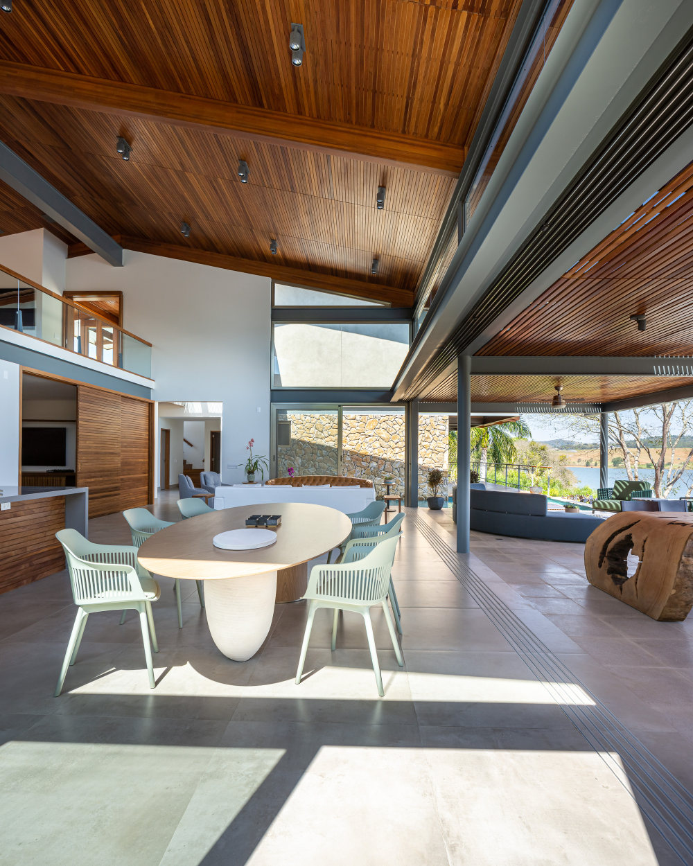 巴西水库旁的全景住宅设计-33