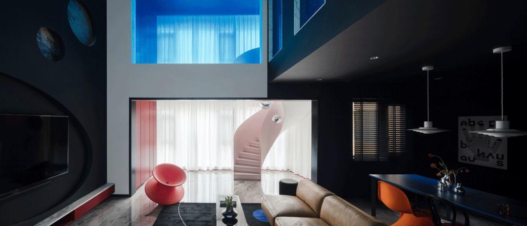 清羽设计丨平层丨粉色楼梯紫色墙壁酷炫星球-5