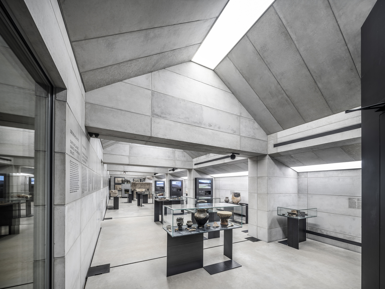 Exhibition Hall in the Attic of the Olomouc Archdiocesan Museum by Šépka architekti-17