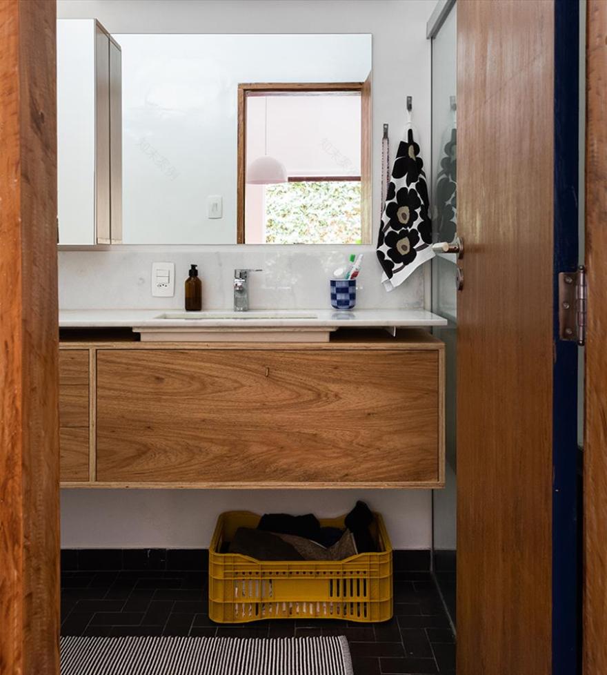 巴西公寓改造,尊重原始结构,引入自然光与通风-9