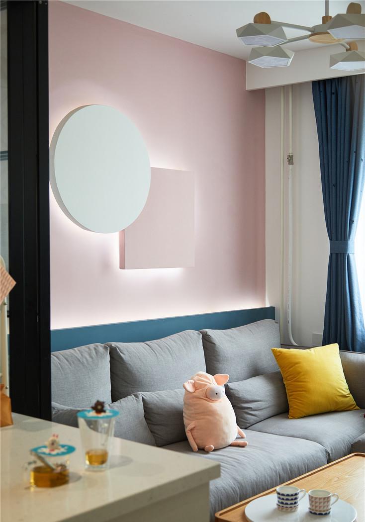 70㎡北欧风小户型极限改造,实用收纳与自然光线完美融合-16