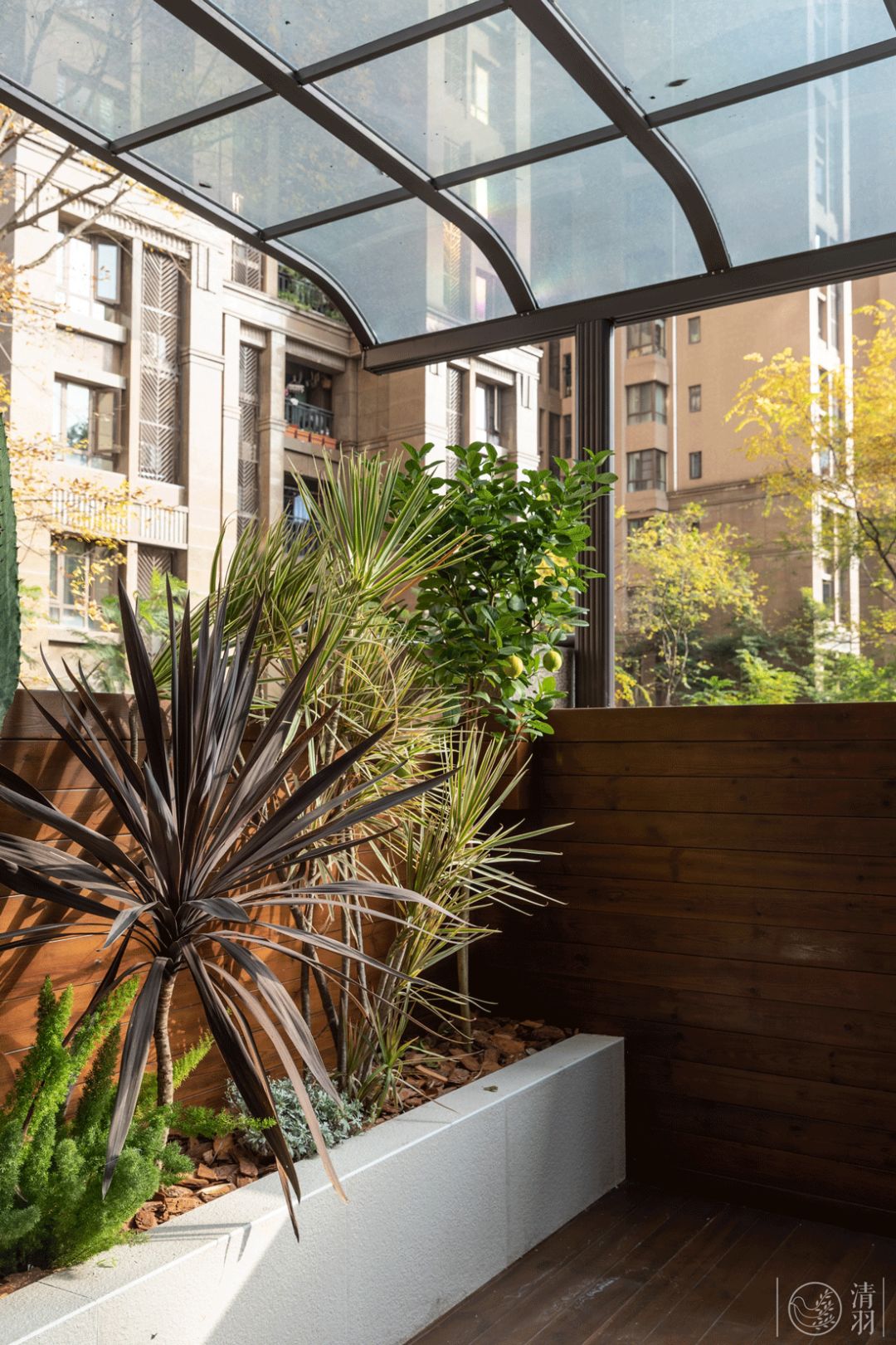 成都市复式公寓的现代简奢花园生活-123