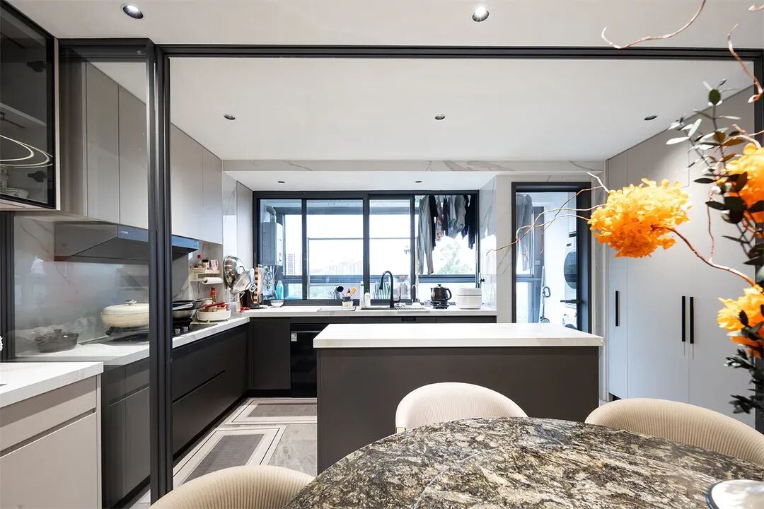 深圳30万打造180平深灰现代简约风教科书！无主灯+原木大理石客厅封神-31