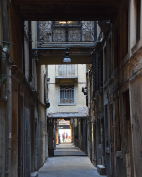 WANDERING ALLEYS
