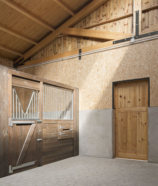Hotel Equino · 乡村环境中的工业风马厩设计丨西班牙莱里达丨Gabarra Arquitectes-14