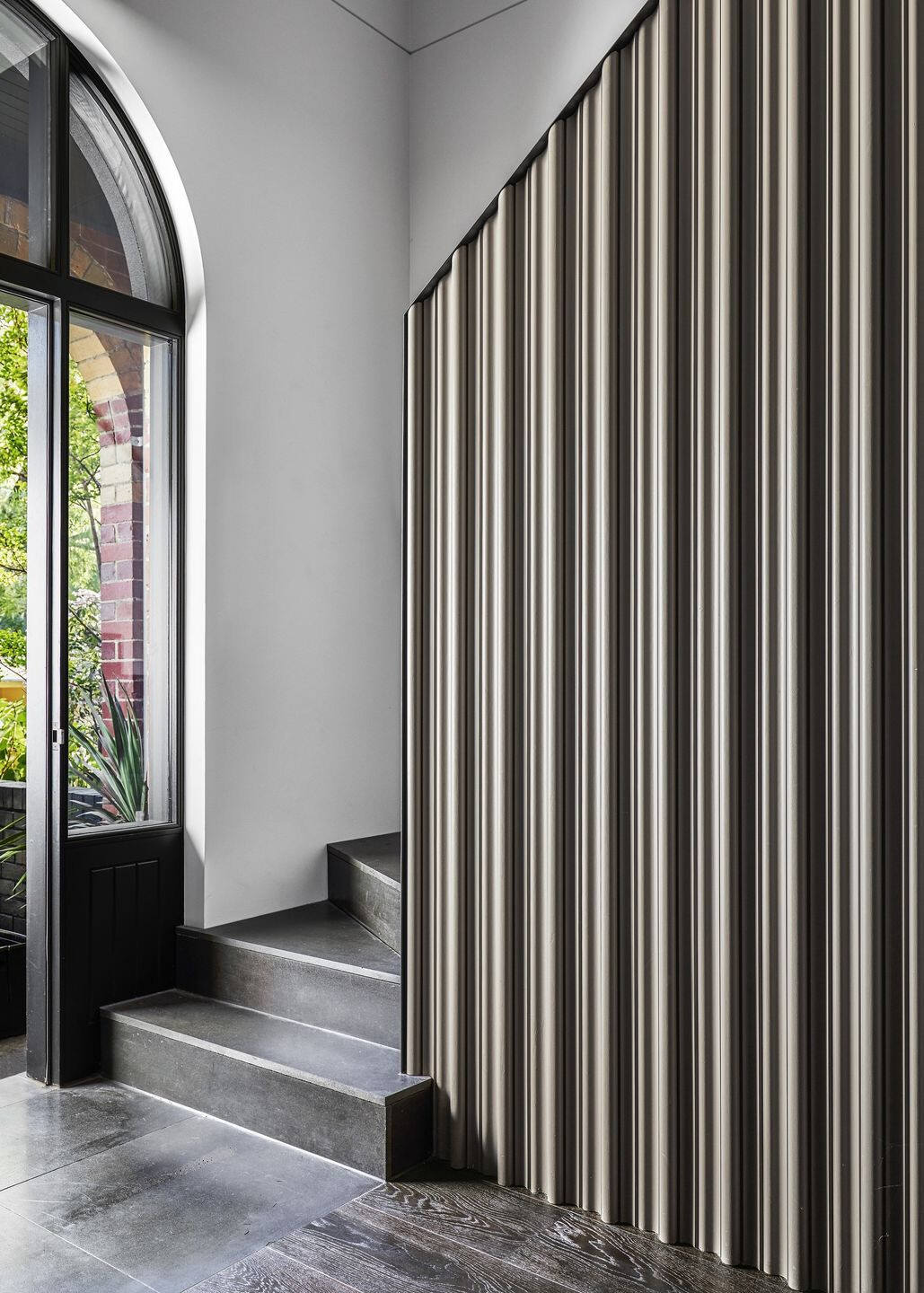 澳大利亚 Richmond Terrace 白色别墅重建-28