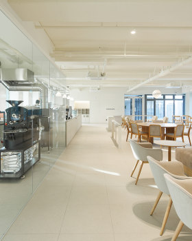 Anastasiya Gushchina丨咖啡店丨E Coffee Roastery, Seoul