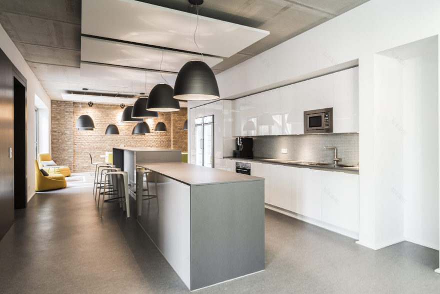 绿意盎然的足球主题办公室-38