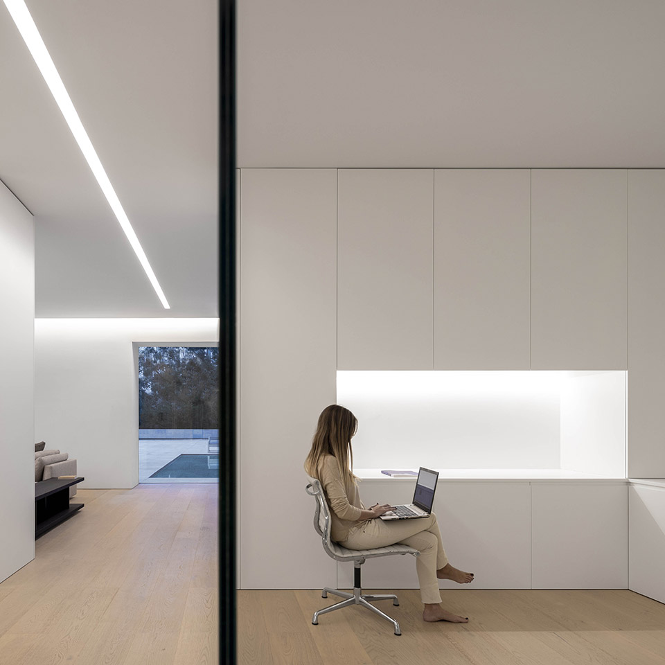 蓝色花园住宅，西班牙 / Fran Silvestre Arquitectos-19