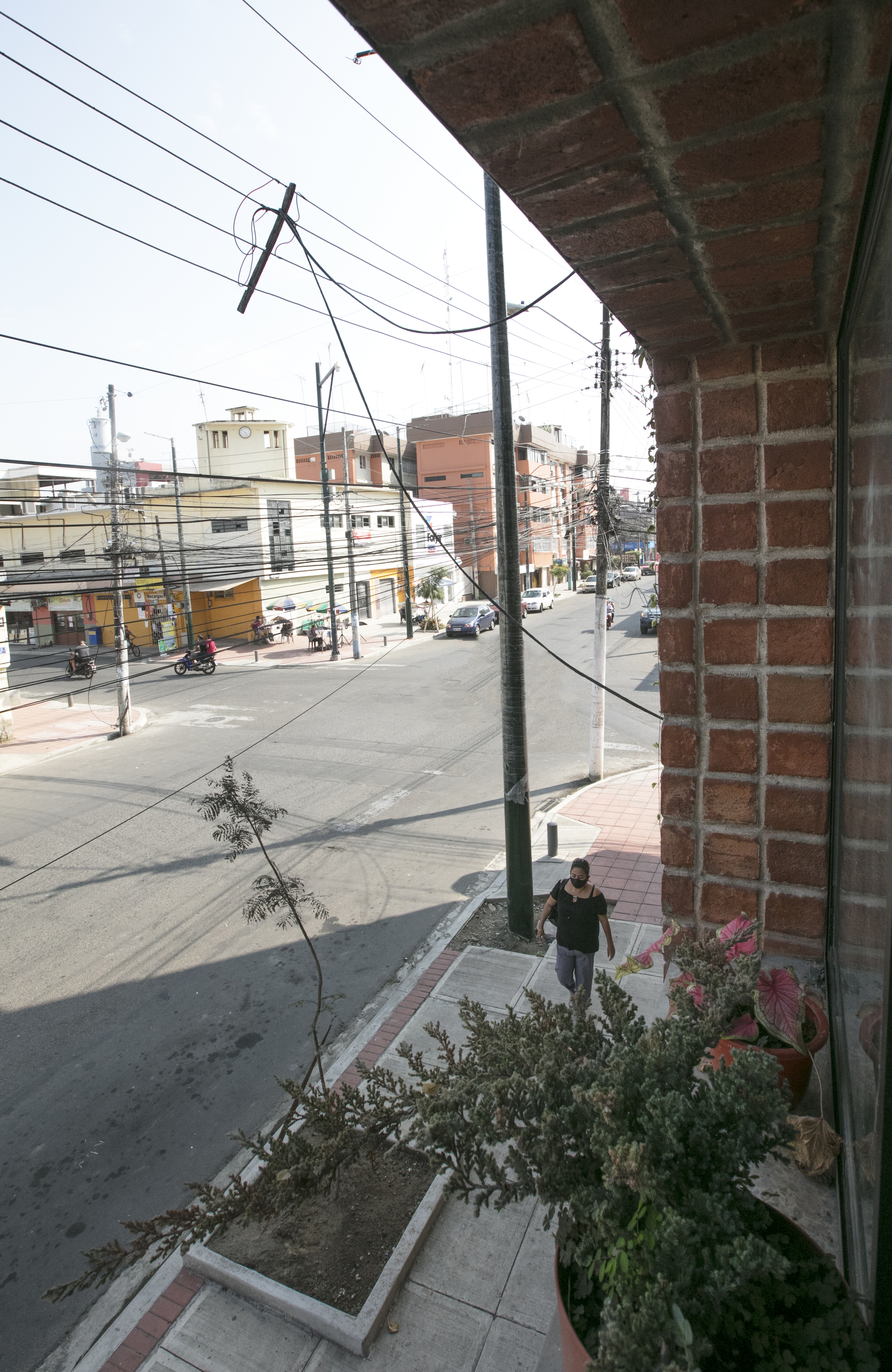 Operation Between Walls / Natura Futura Arquitectura-20