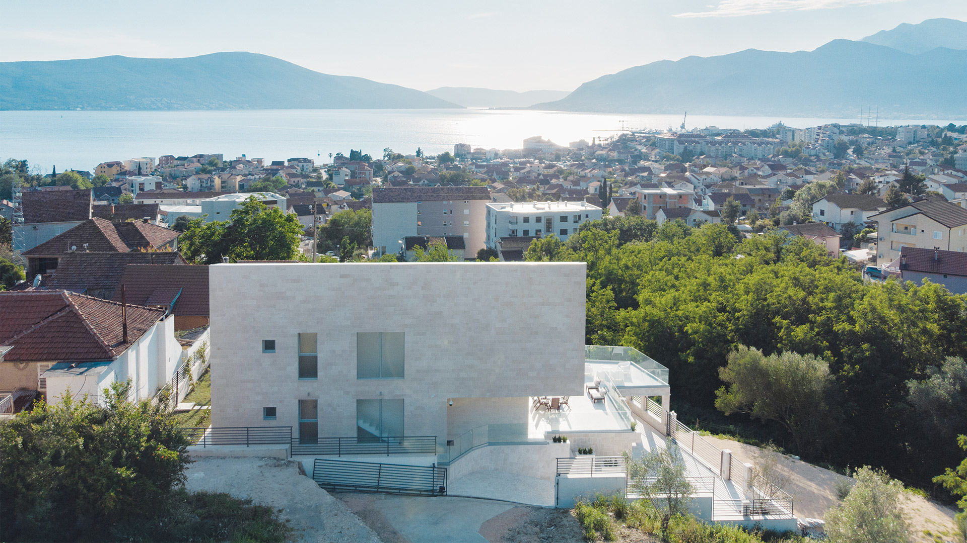Kuća Morska stijena（海上之墙别墅）丨ARHILOG D.O.O.（位于波德戈里察）-0