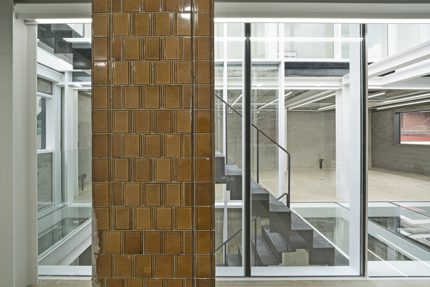 Dots 设计公司总部-40