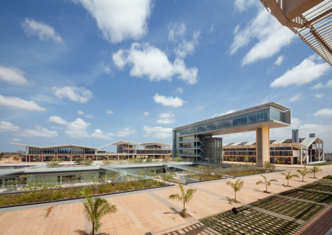 阿戈斯蒂纽·内图大学校园建设项目丨安哥拉罗安达丨Perkins+Will-28