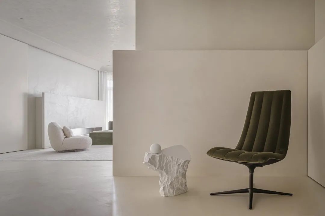 鄂尔多斯绿洲 · 自由环形动线串联生活区域丨中国鄂尔多斯丨尔我空间设计研究室-12