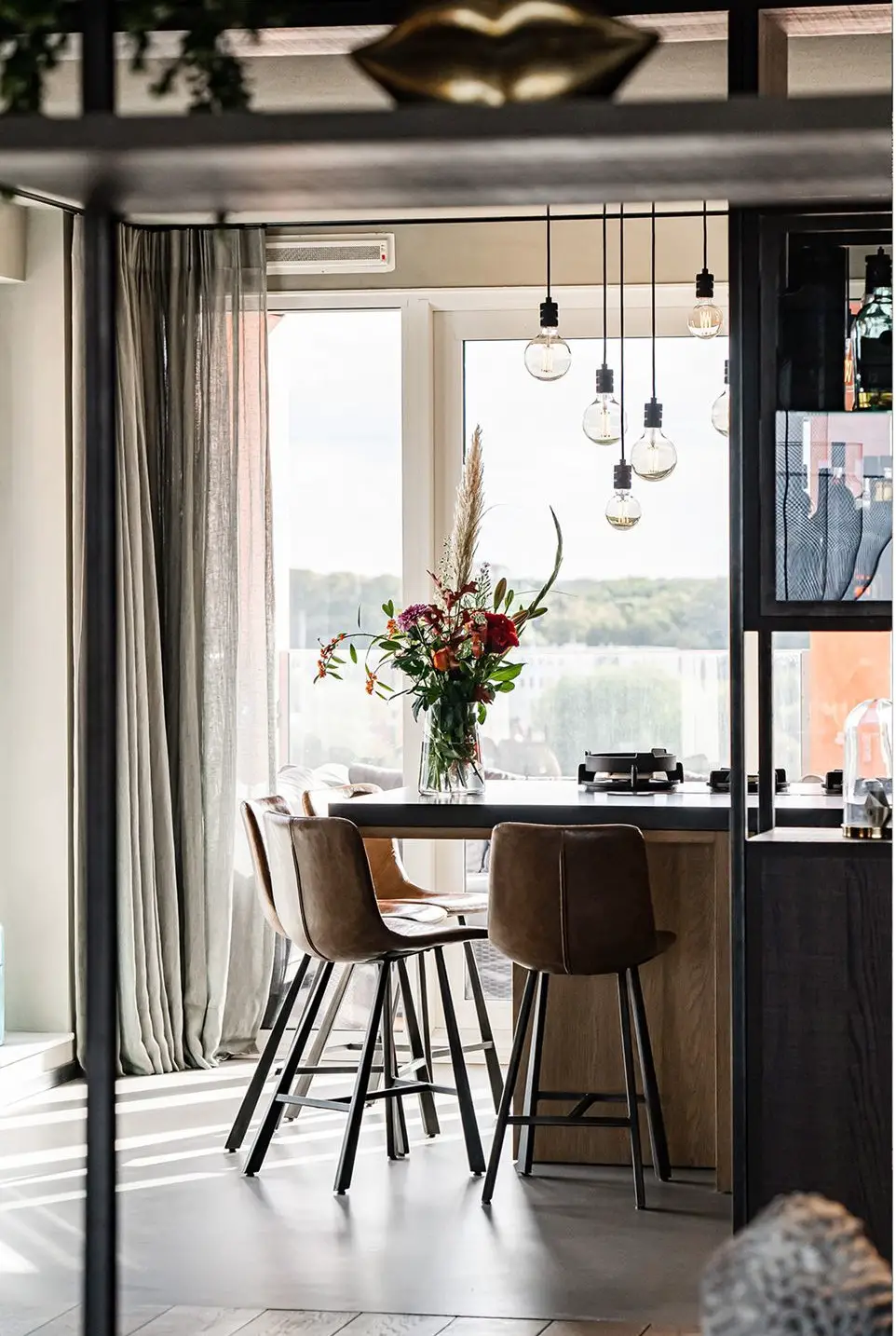 荷兰黑顶时尚公寓的惊艳设计-8