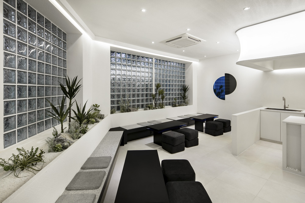 韩国南阳洲 24 平米小户型，极简黑白风迷你家具设计-8