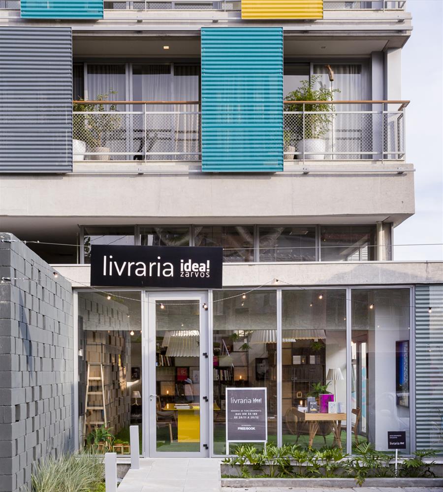 巴西 Idea!Zarvos 临时图书馆 | 钢铁书海中的文化绿洲-1