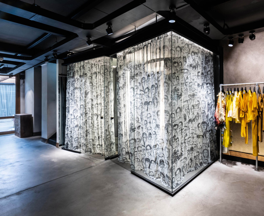 时尚玻璃盒子 | Fernanda Yamamoto 商店的室内设计-18