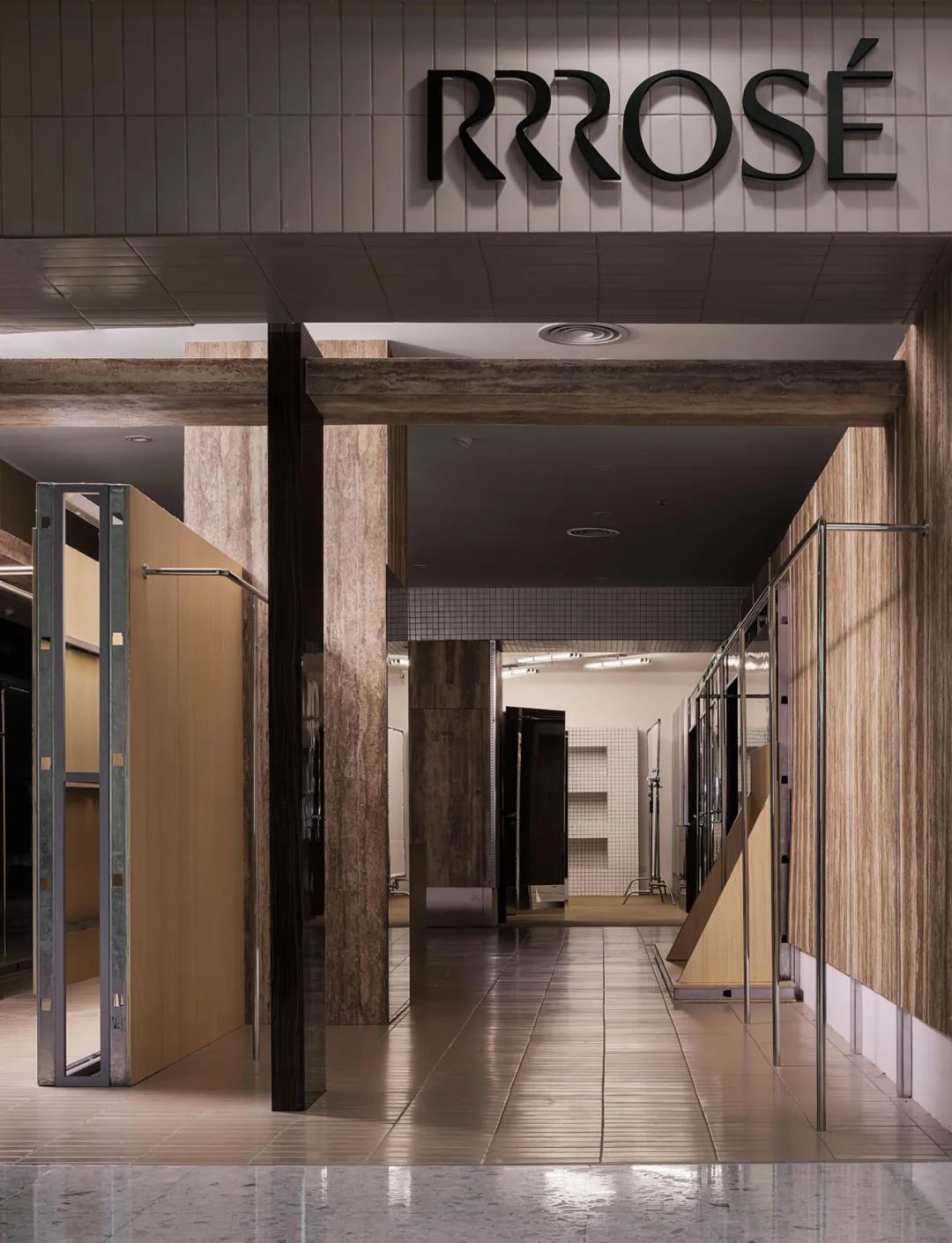 RRROSE 女性服装品牌零售店设计丨中国西安丨Chin Design-5