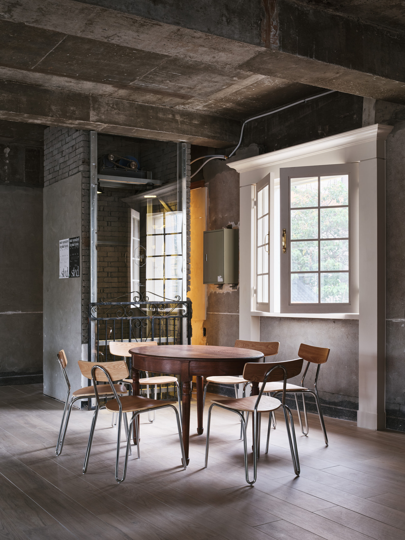 首尔欧式咖啡馆丨韩国首尔丨釜山 Design by 83-42