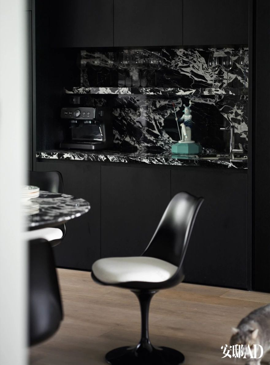 “黑白分明”的美家丨中国重庆丨肆面设计-24