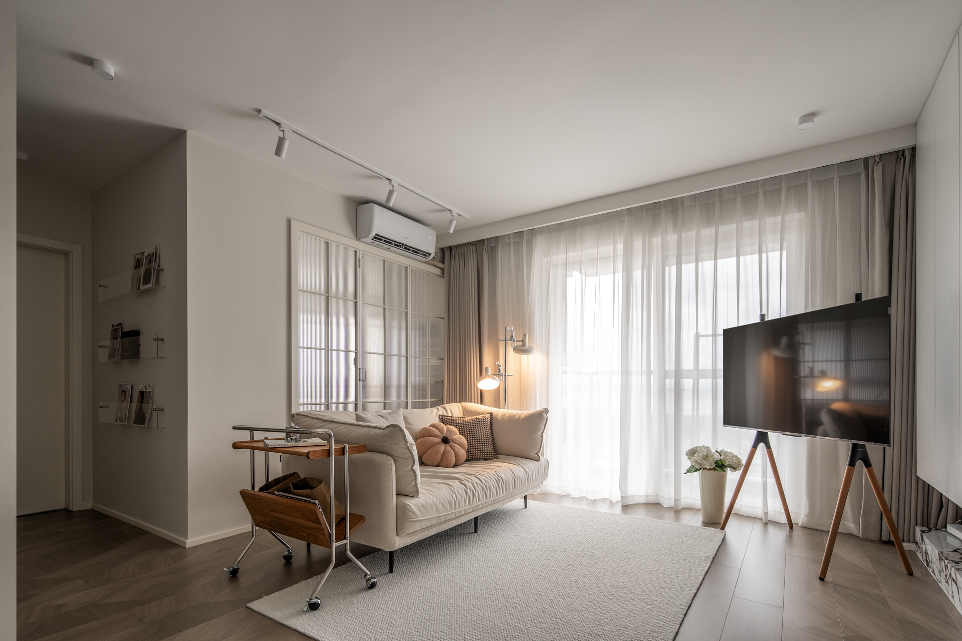 自由式客厅+日式四分离,治愈系的二人一猫-41