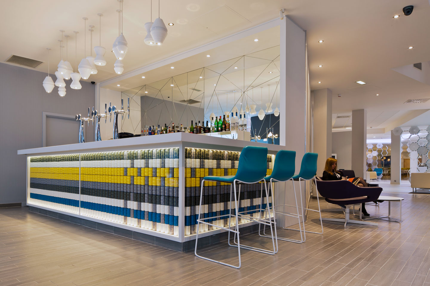 曼彻斯特 Novotel 酒店餐厅——现代工业风的设计演绎-2