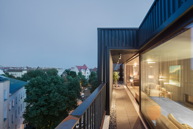 Floating Penthouse Berlin  Atelier Zafari-16