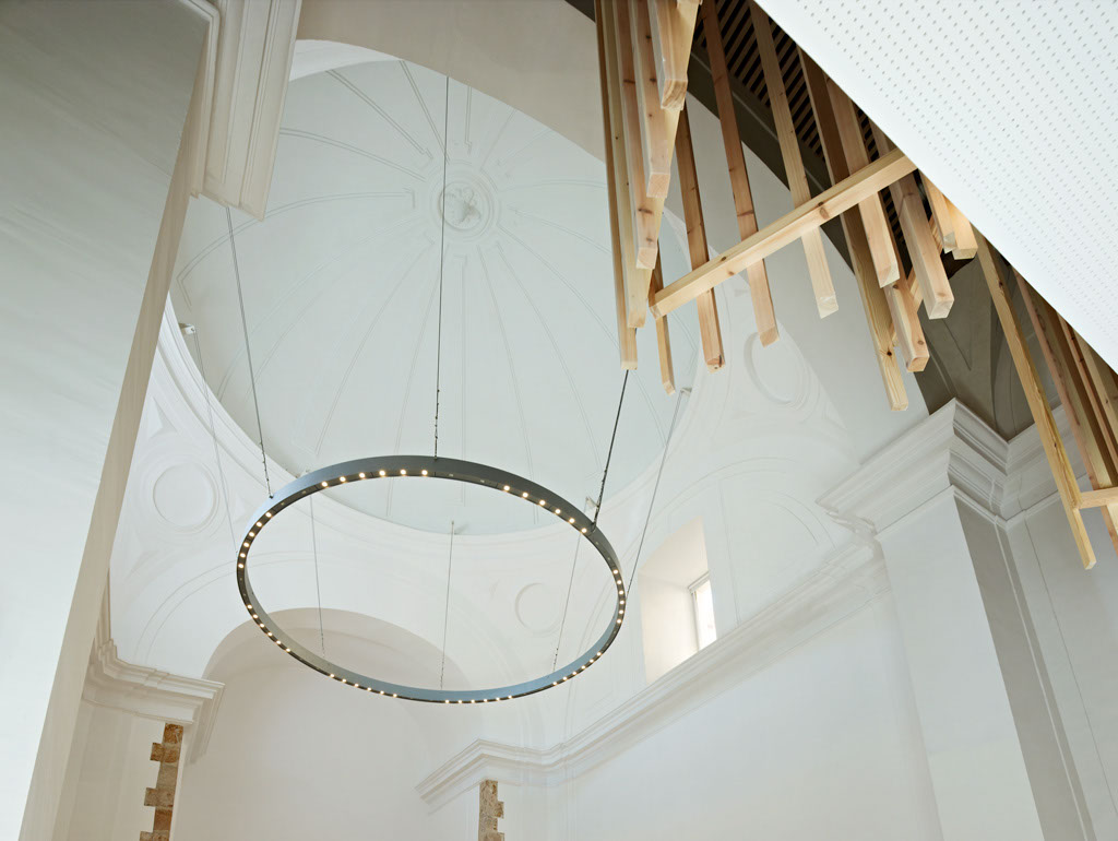 西班牙 16 世纪教堂复兴 | 多功能活动空间-39