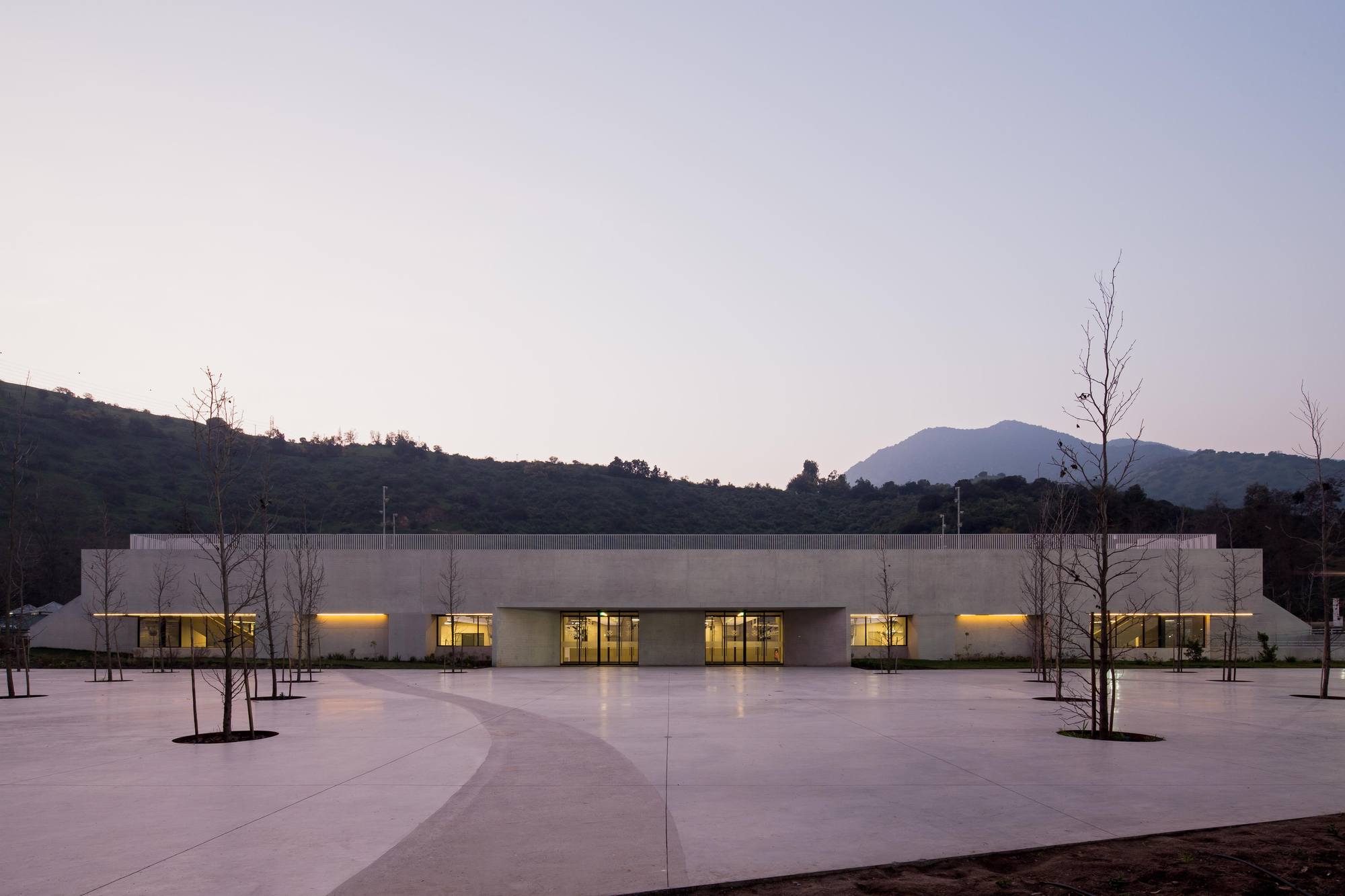 智利森林中的圣乔治学院体育馆-46