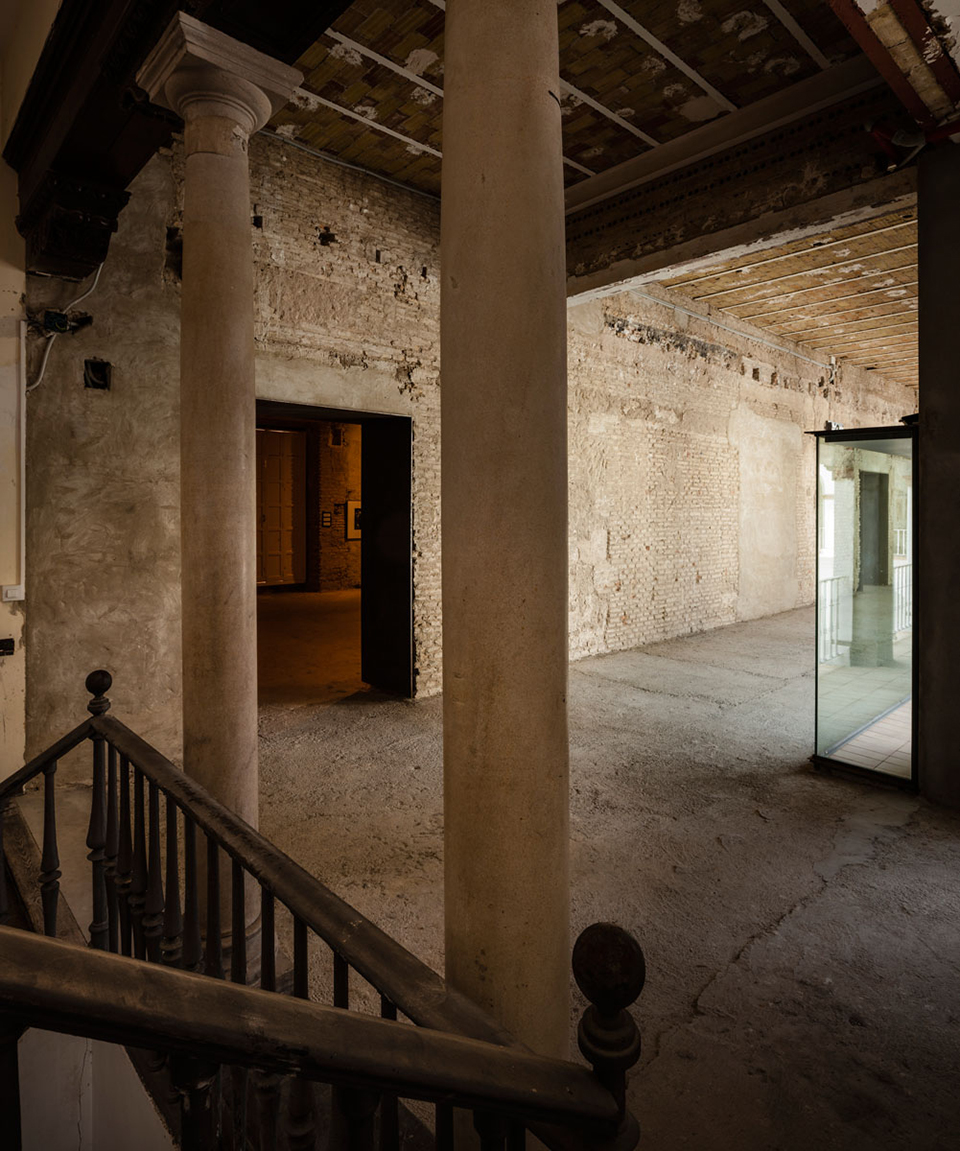 旧修道院里的艺术空间，西班牙 / sol89-19