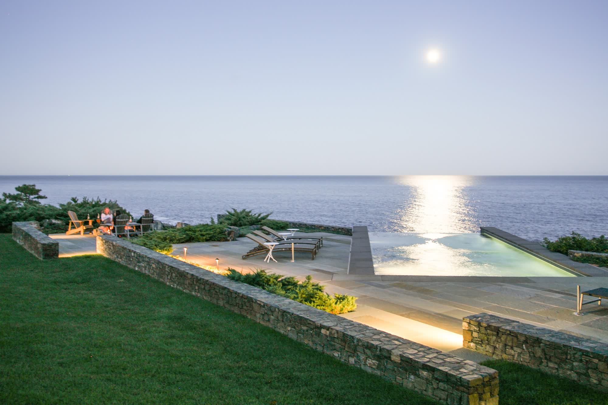 悬崖边的度假别墅丨不详-9