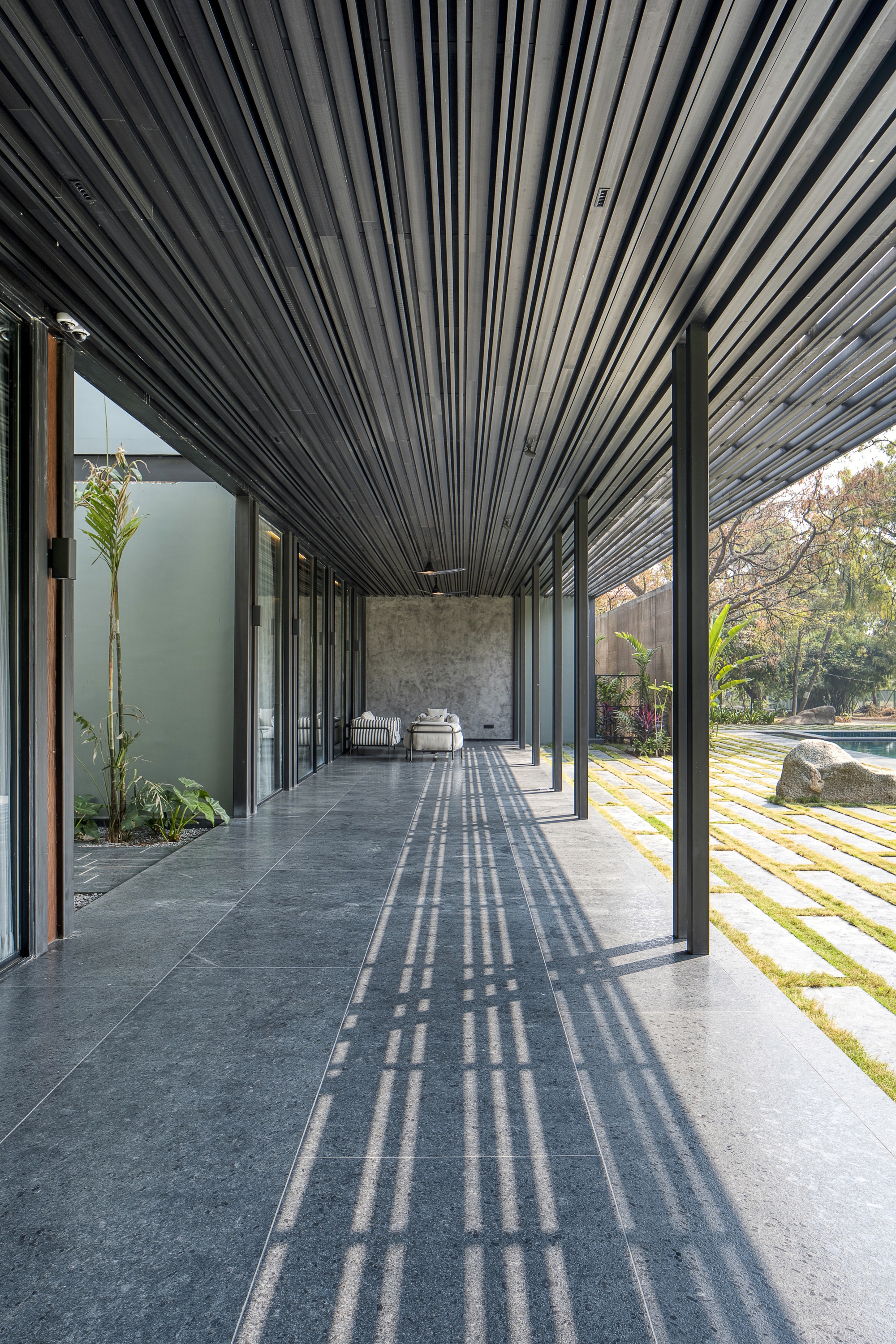 湖滨别墅丨印度丨SPASM Design Architects-22