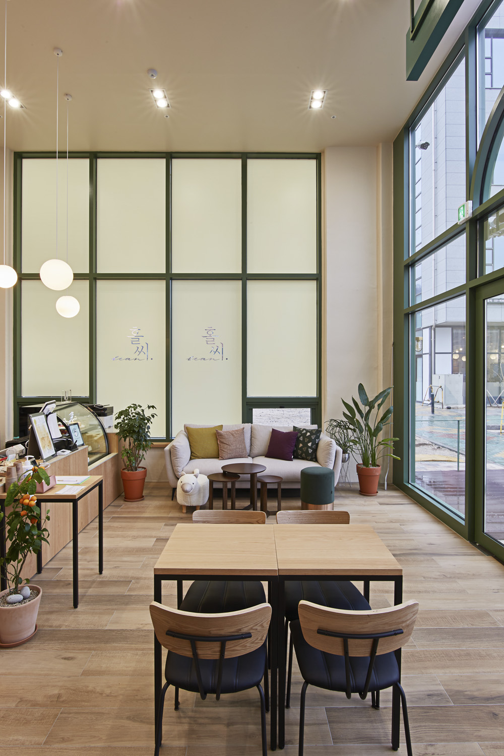 曲线魅力 | 13 平米胶囊公寓的精致设计-9