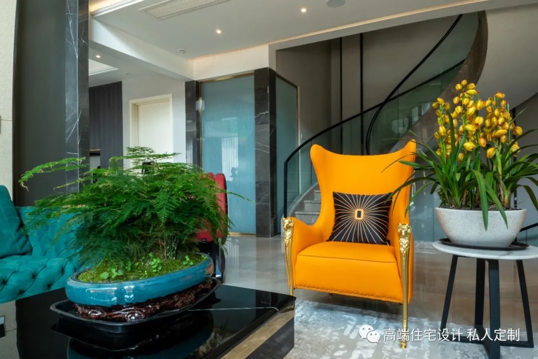 华侨城 900 平现代轻奢别墅丨尤文设计-13