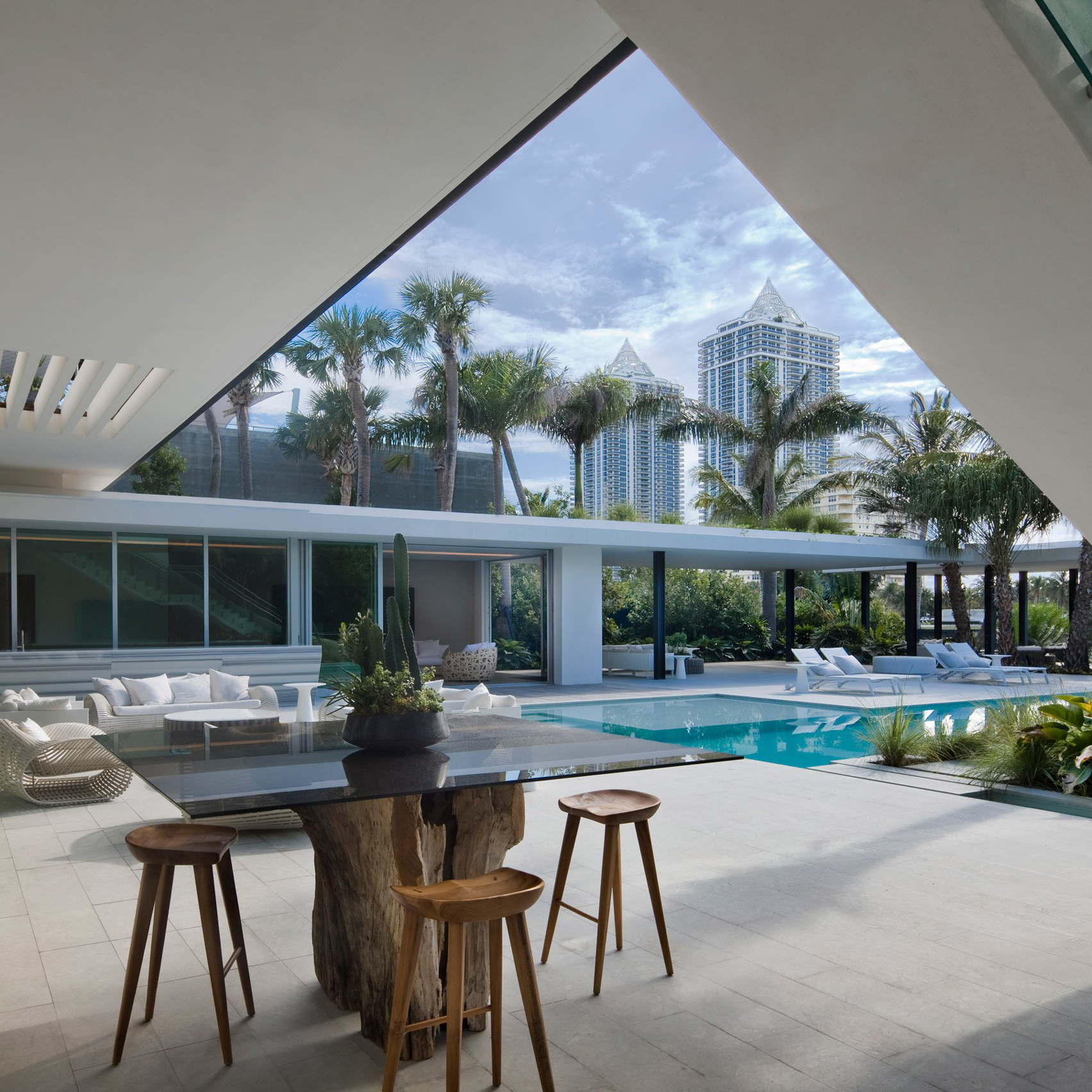 10 houses from Pinterest that offer ideas for outdoor dining-33