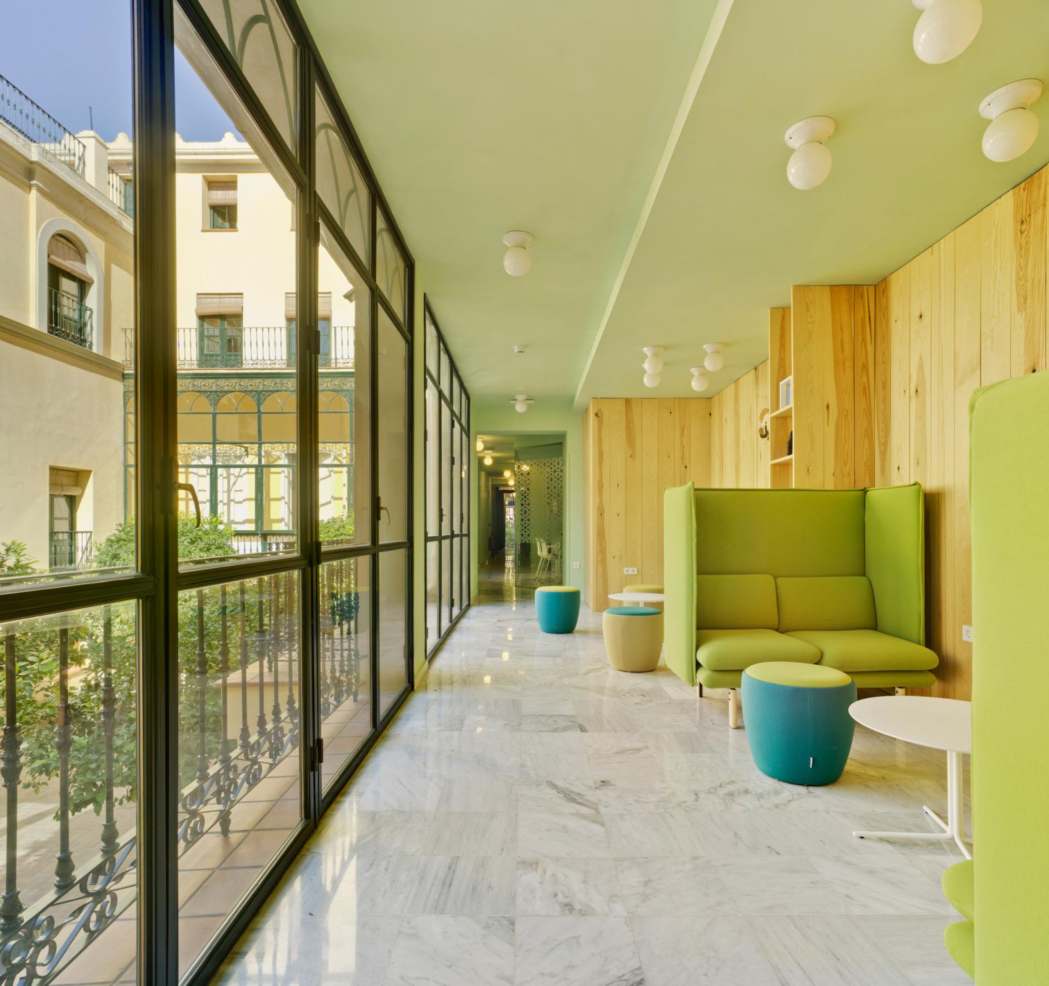 西班牙 Granada 大学学生公寓 | 古典与现代的完美融合-10