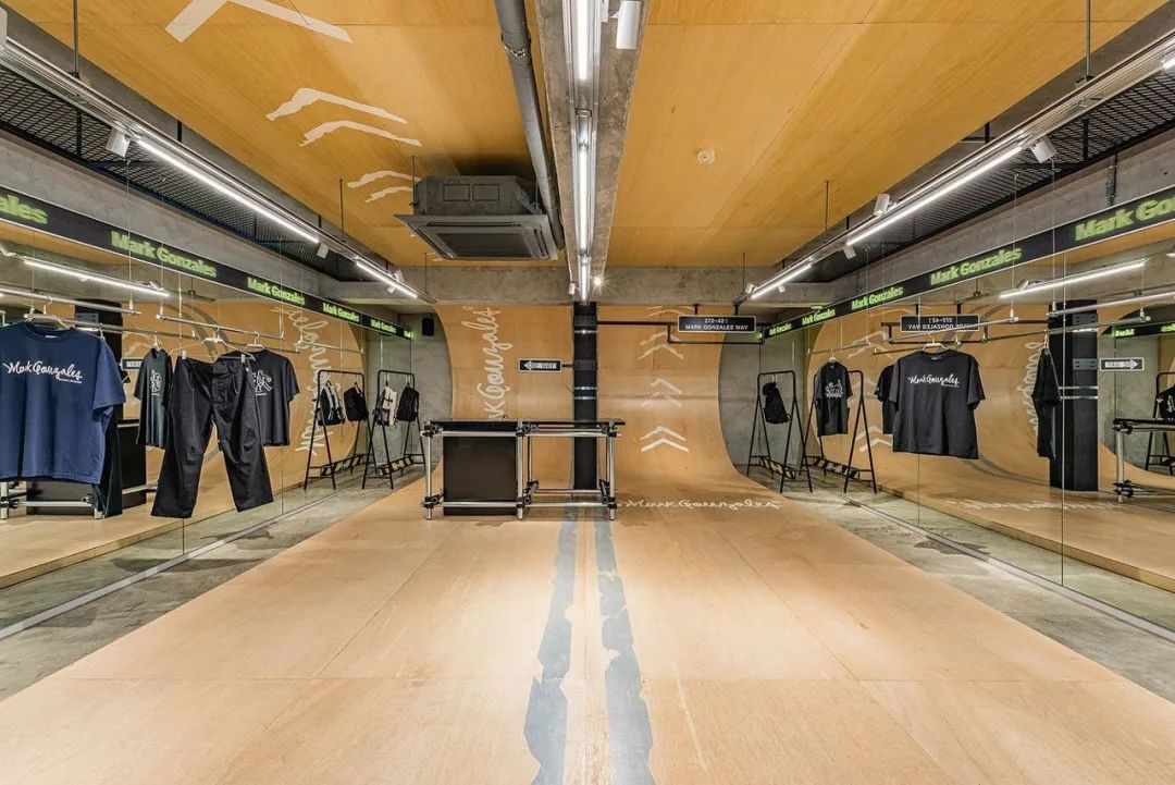 Mark Gonzales “洗车店”主题快闪店丨韩国首尔丨NiiiZ Design LAB-9