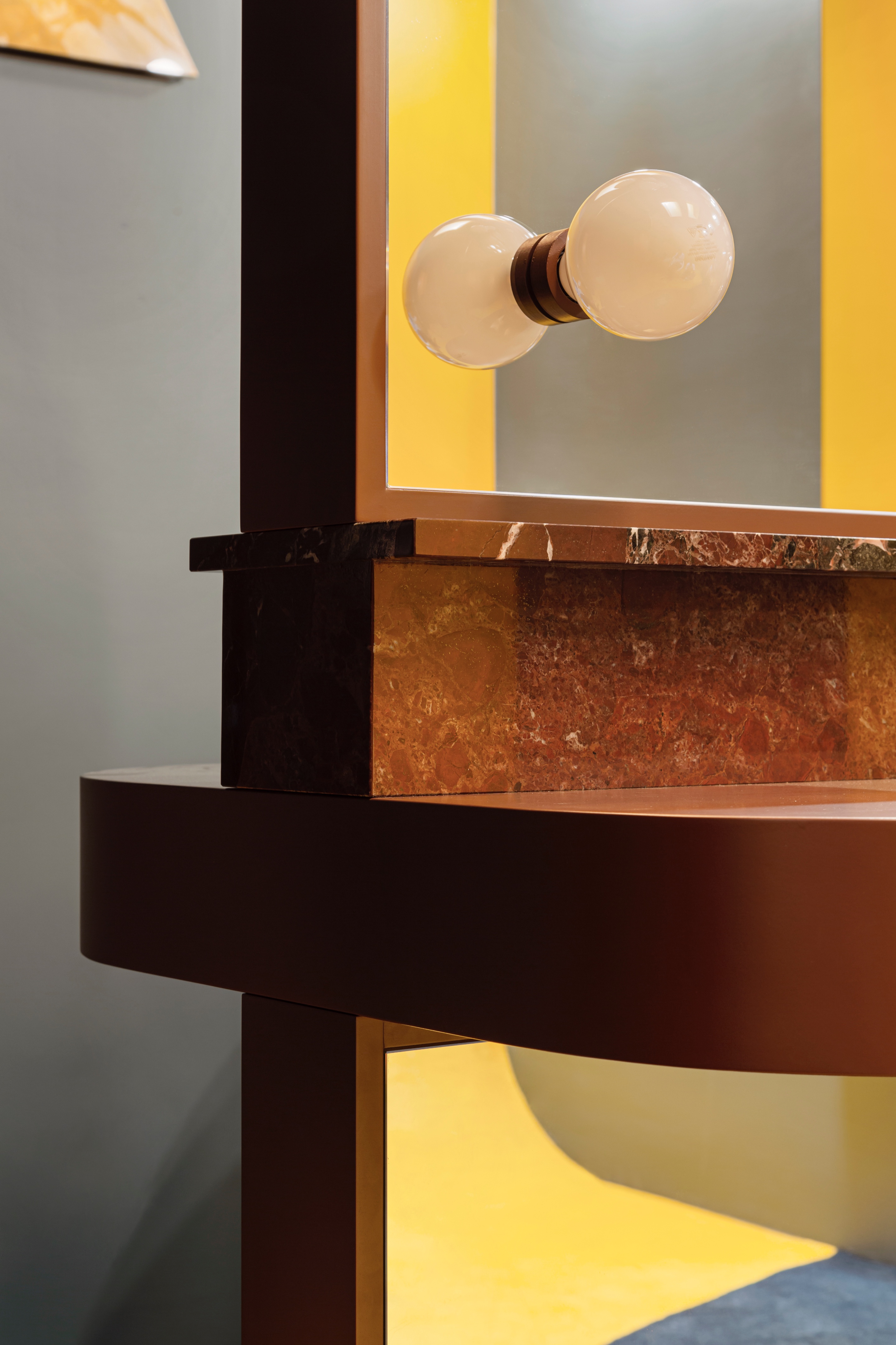 色彩鲜明的剧场化妆间设计-14