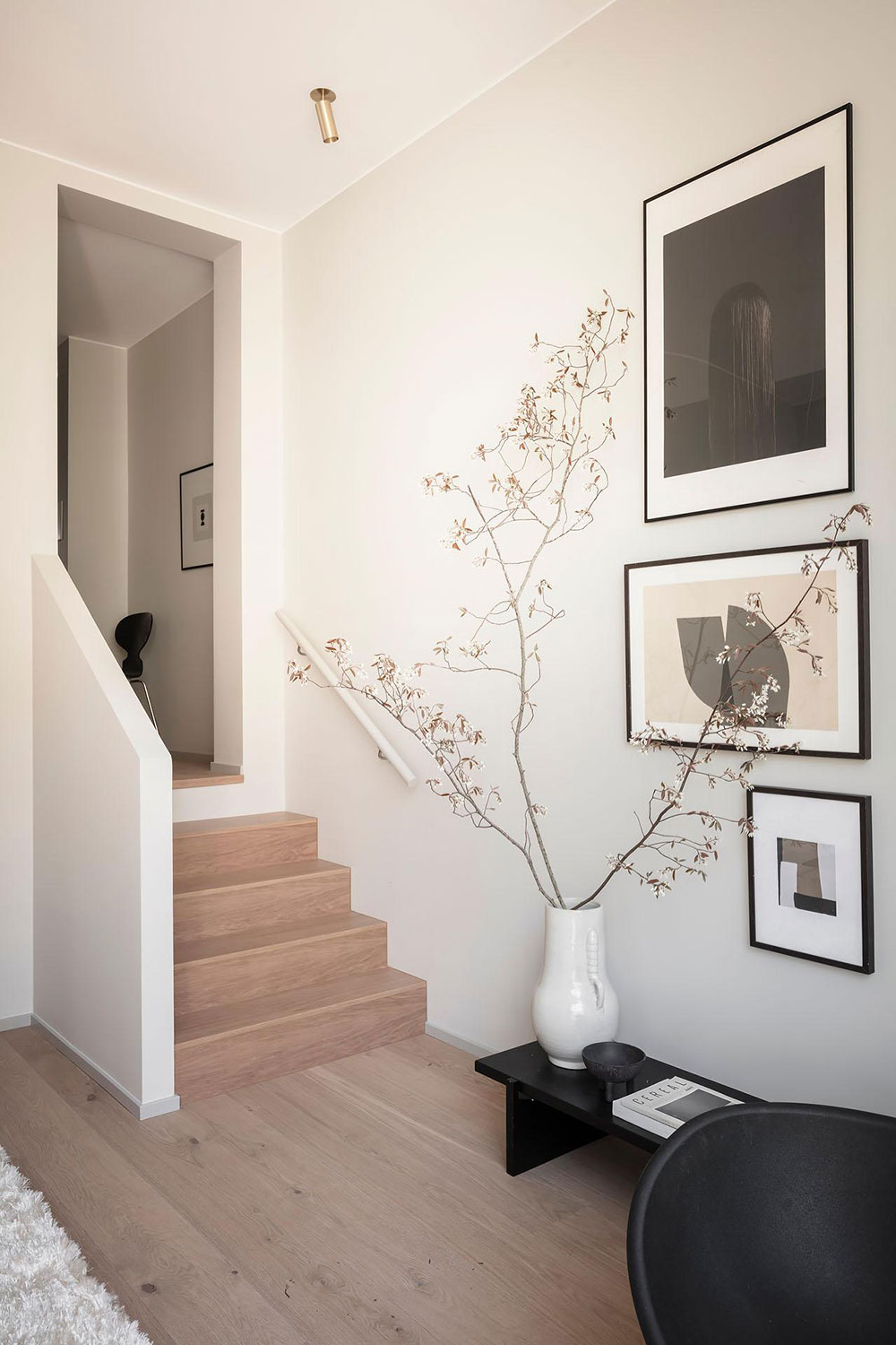 哥德堡带独立入口和露台的时尚公寓-30